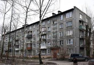 Сталинки vs Хрущёвки: Архитектура как полевая война против сознания