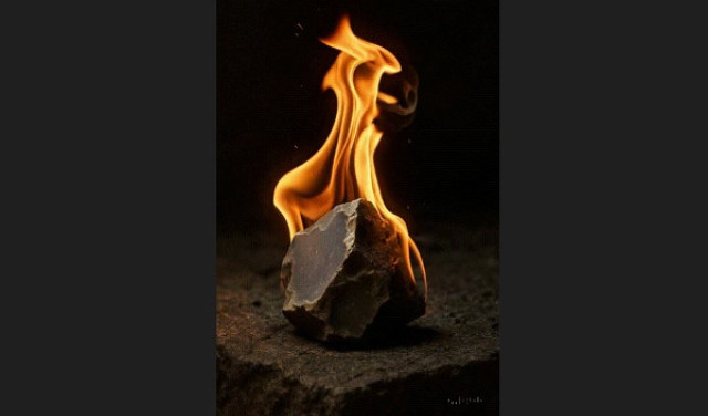 Может ли камень (кристалл) гореть?)